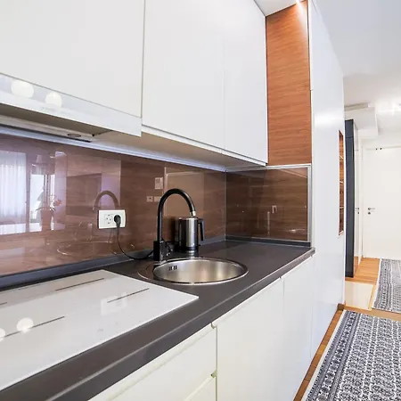 Apartment Old Town Prestige 2bdr With Garage And Balcony *