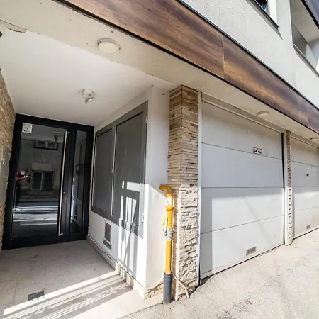 Old Town Prestige 2bdr With Garage And Balcony Apartment Sarajevo