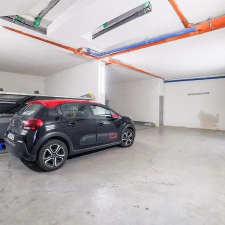 Apartment Old Town Prestige 2bdr With Garage And Balcony *
